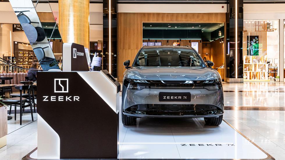 Το Zeekr 7X φιγουράρει στο Golden Hall στο Μαρούσι